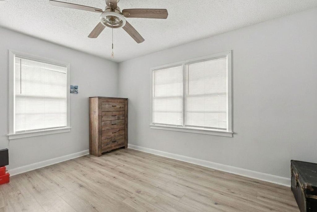 Image 7 of property listing at 5062 Butler Street, North Charleston, SC 29406