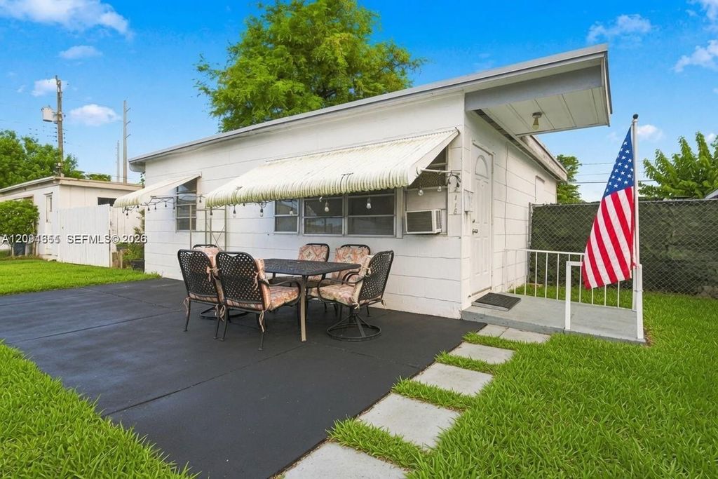 2118 Coolidge Street, Hollywood, FL 33020