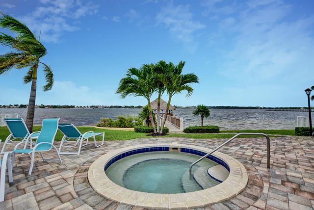 8200 Lakeshore Drive 506, Hypoluxo, FL 33462