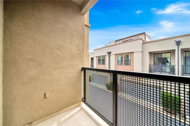 563 W Maple Avenue, Orange, CA 92868