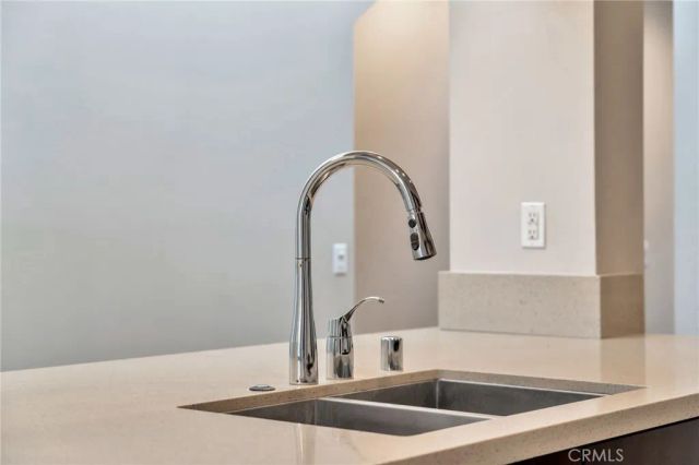 563 W Maple Avenue, Orange, CA 92868