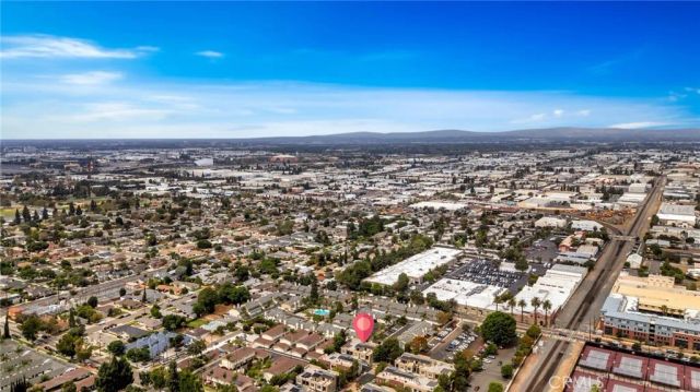 563 W Maple Avenue, Orange, CA 92868