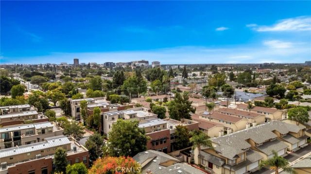 563 W Maple Avenue, Orange, CA 92868