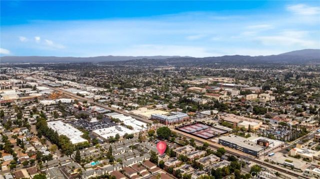 563 W Maple Avenue, Orange, CA 92868