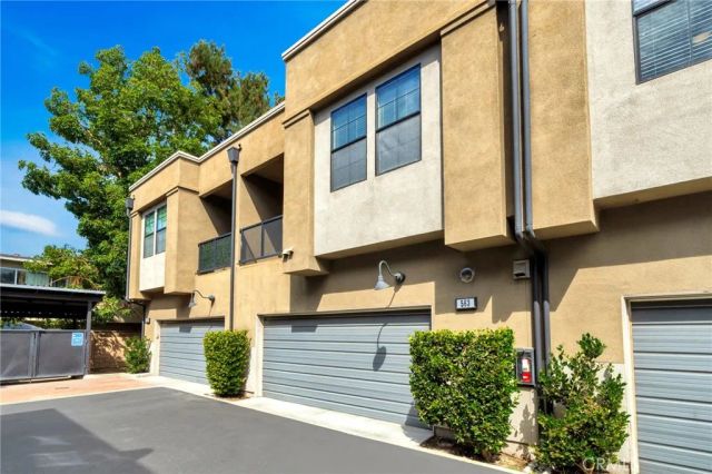 563 W Maple Avenue, Orange, CA 92868