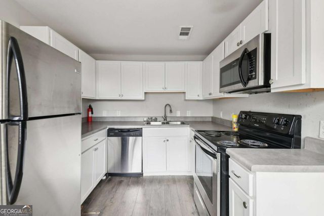 6696 Mableton Parkway SE, Mableton, GA 30126