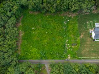 54 Northrop Road, Woodbridge, CT 06525