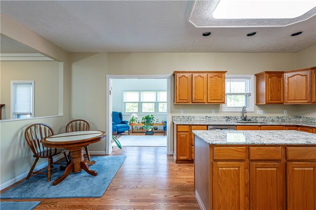 810 Stonebridge Dr, Hempfield Twp, PA 15601