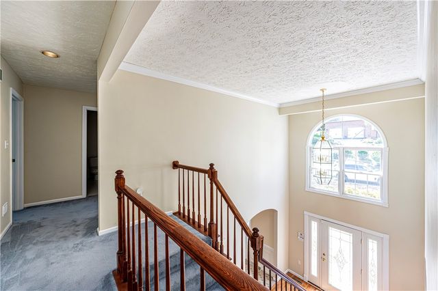 810 Stonebridge Dr, Hempfield Twp, PA 15601