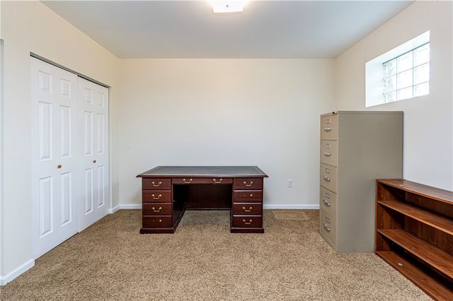 810 Stonebridge Dr, Hempfield Twp, PA 15601