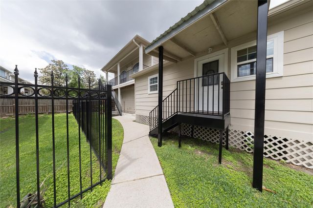 1229 W 21st Street, Houston, TX 77008