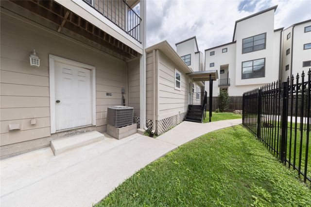 1229 W 21st Street, Houston, TX 77008