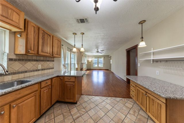 1229 W 21st Street, Houston, TX 77008