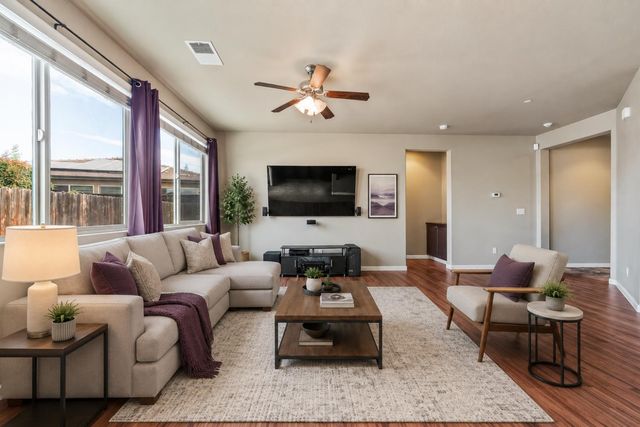 3002 Redington Avenue, Clovis, CA 93619