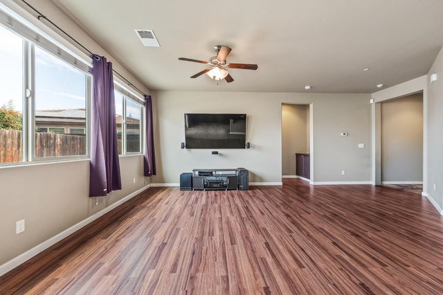 3002 Redington Avenue, Clovis, CA 93619