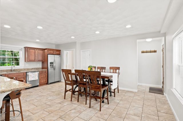 998 Boston Rd, Haverhill, MA 01835