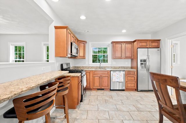 998 Boston Rd, Haverhill, MA 01835