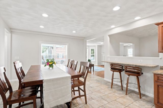 998 Boston Rd, Haverhill, MA 01835
