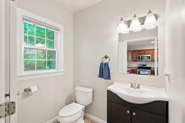 998 Boston Rd, Haverhill, MA 01835