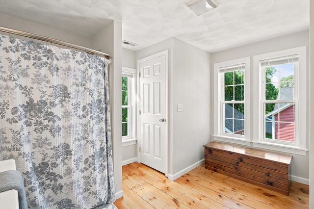 998 Boston Rd, Haverhill, MA 01835