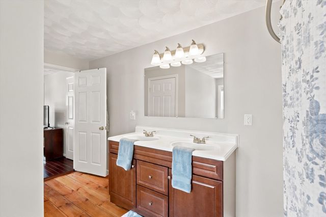 998 Boston Rd, Haverhill, MA 01835