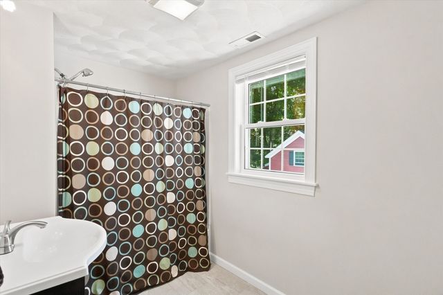 998 Boston Rd, Haverhill, MA 01835