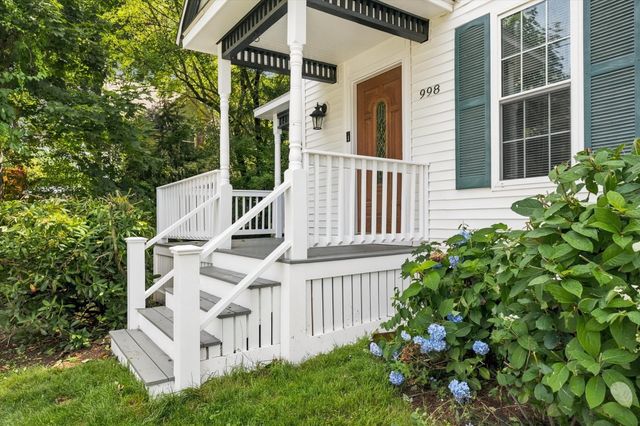 998 Boston Rd, Haverhill, MA 01835