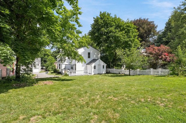 998 Boston Rd, Haverhill, MA 01835