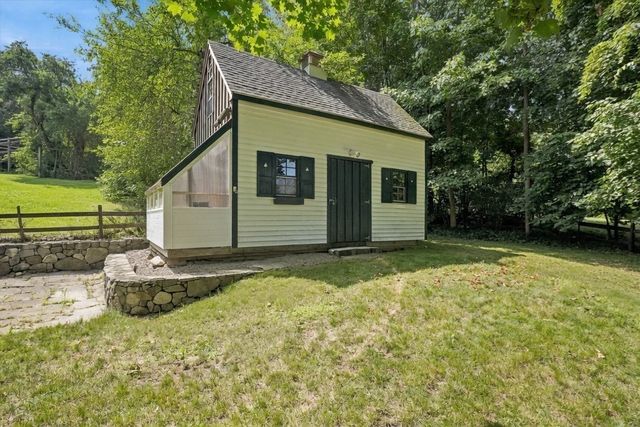 998 Boston Rd, Haverhill, MA 01835