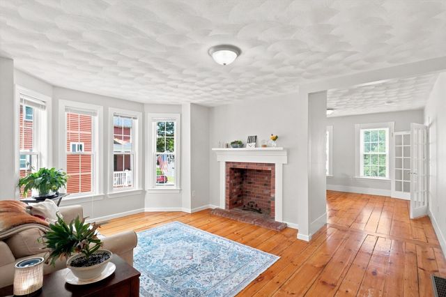 998 Boston Rd, Haverhill, MA 01835