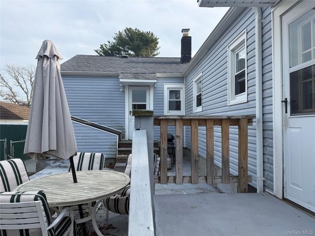 21 Independence Avenue, Babylon, NY 11702