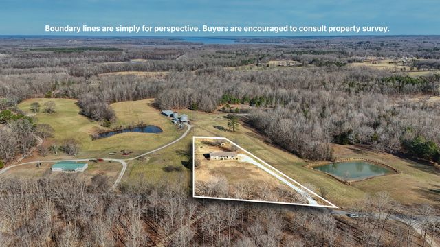 628 Tom White Rd, Big Sandy, TN 38221
