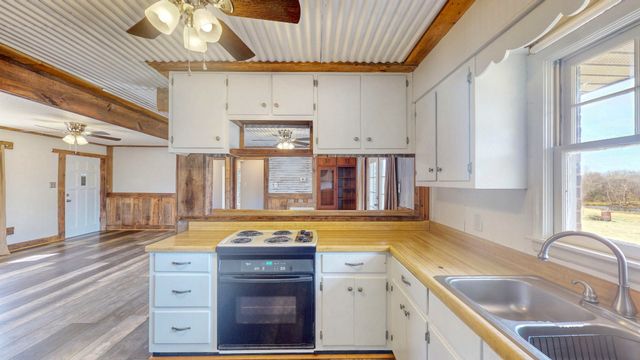 628 Tom White Rd, Big Sandy, TN 38221