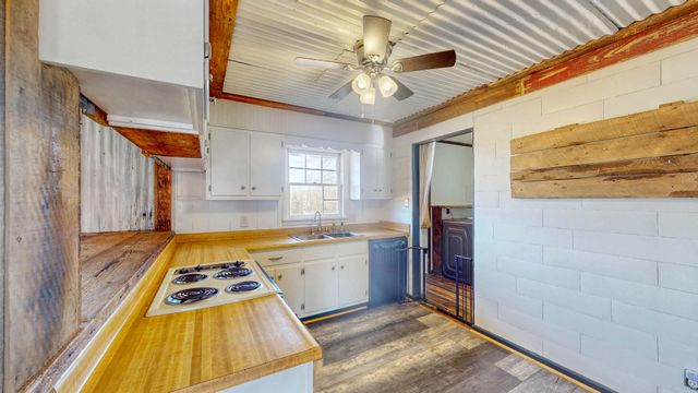 628 Tom White Rd, Big Sandy, TN 38221