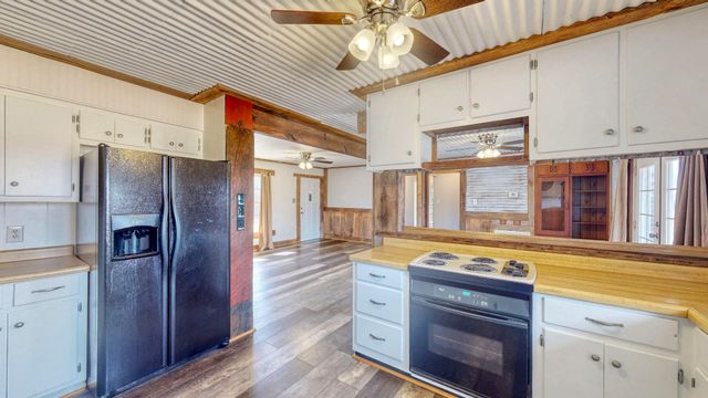 628 Tom White Rd, Big Sandy, TN 38221