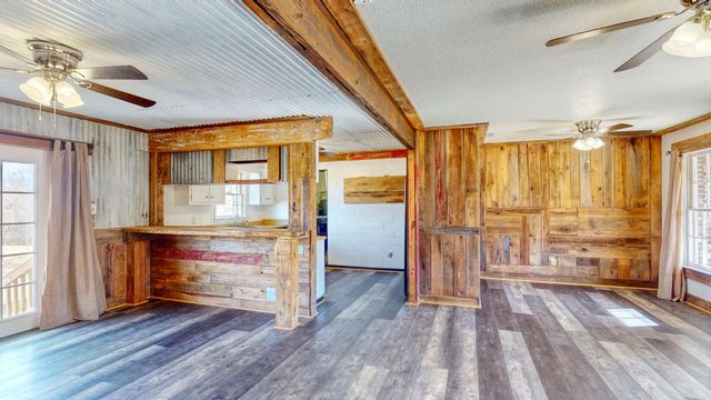 628 Tom White Rd, Big Sandy, TN 38221