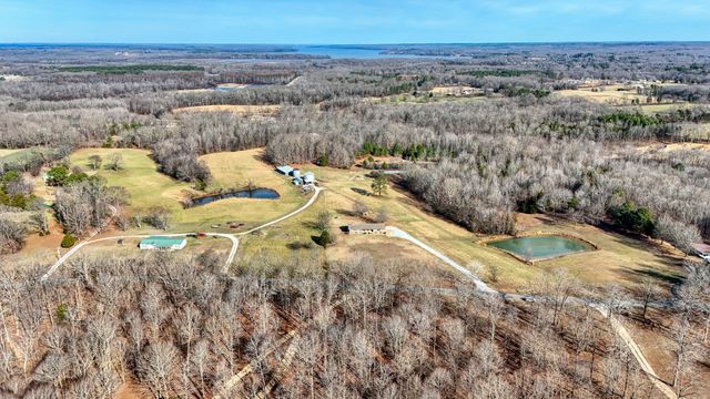 628 Tom White Rd, Big Sandy, TN 38221