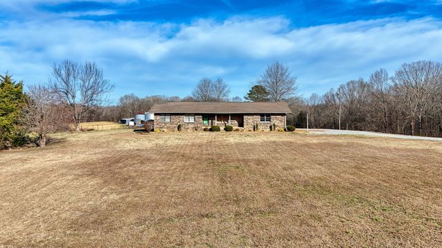 628 Tom White Rd, Big Sandy, TN 38221