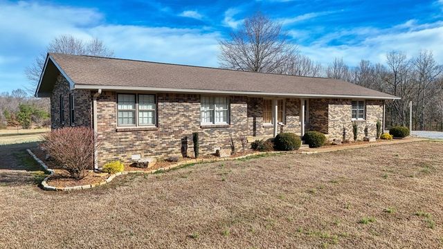 628 Tom White Rd, Big Sandy, TN 38221