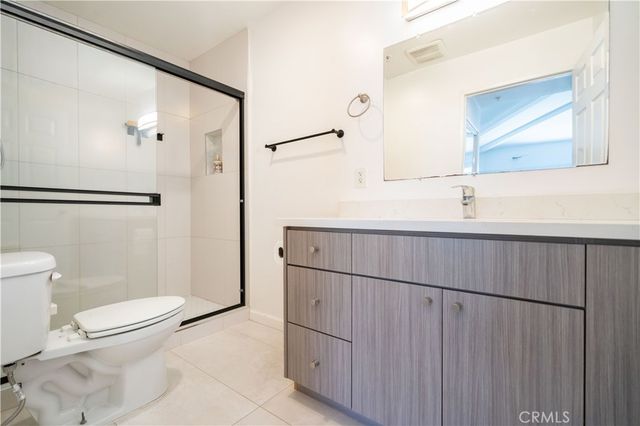 18347 Saticoy 28, Reseda, CA 91335