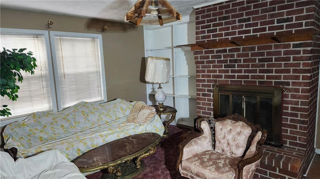 302 Sandberg LN, Cardinal, VA 23025