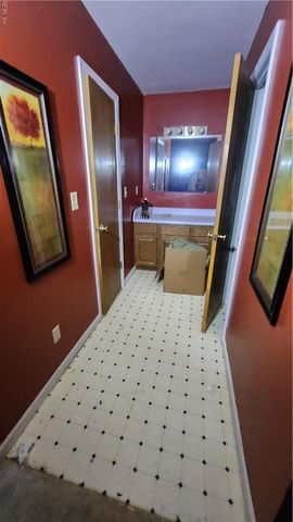 302 Sandberg LN, Cardinal, VA 23025