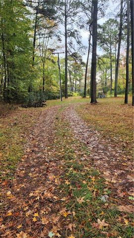 302 Sandberg LN, Cardinal, VA 23025