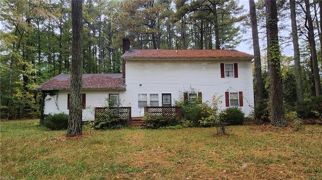 302 Sandberg LN, Cardinal, VA 23025