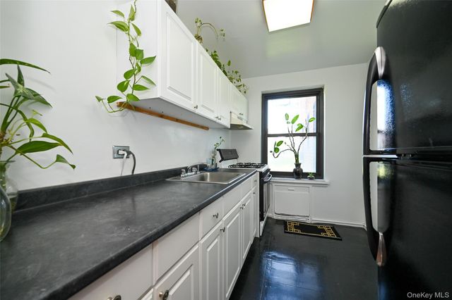 73-11 Bell Boulevard 1F, Oakland Gardens, NY 11364