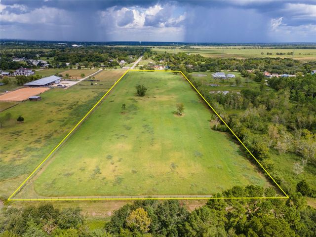 2126 County Road 367, Alvin, TX 77511