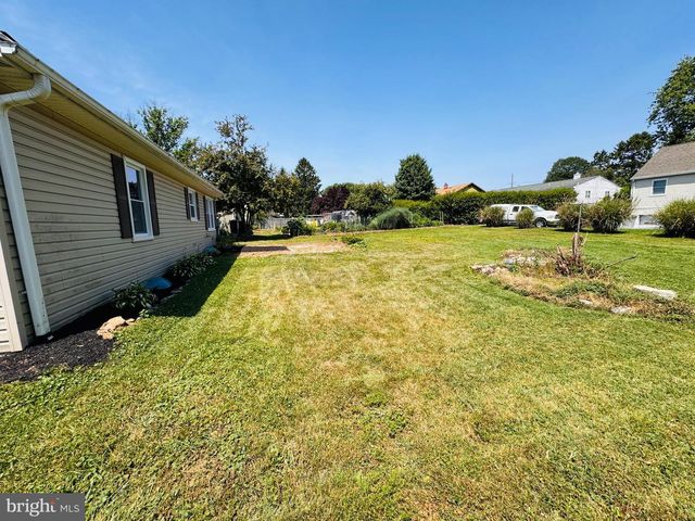 533 MARTIN AVE, Mount Joy, PA 17552