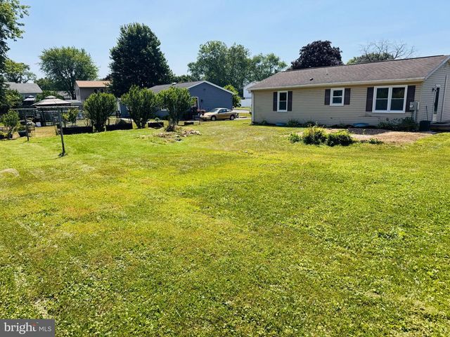 533 MARTIN AVE, Mount Joy, PA 17552