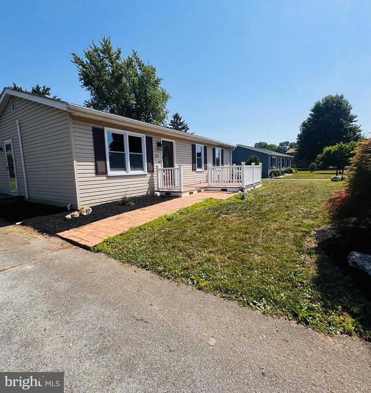 533 MARTIN AVE, Mount Joy, PA 17552