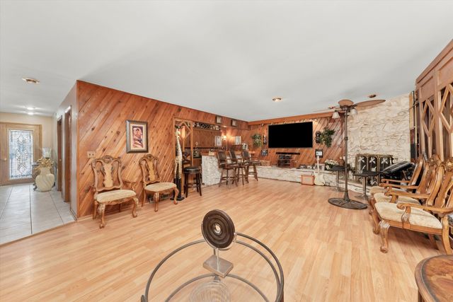 9120 S Keeler Avenue, Oak Lawn, IL 60453